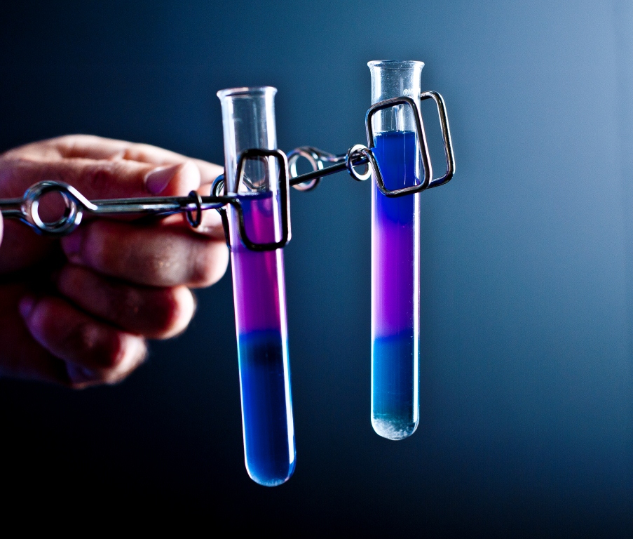 Los tubos de ensayo: la herramienta fundamental en el laboratorio